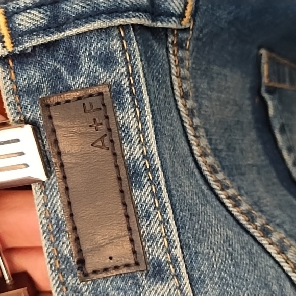 Abercrombie and Fitch mini jean skirt size 31 waist, US size 12 - Picture 3 of 7